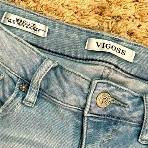 Vigoss Distressed Light Wash Crop Jeans